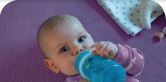 MAM Baby amplia linha Night e lança copo que brilha no escuro