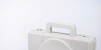 Grendene Kids lança slide inspirado no console original PlayStation