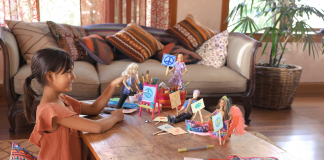 NOVO ESTUDO REVELA QUE BRINCAR DE BONECAS FAZ COM QUE AS CRIANÇAS FALEM SOBRE OS PENSAMENTOS E AS EMOÇÕES DO OUTRO