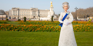 Barbie homenageia os 70 anos de reinado da Rainha Elizabeth II com boneca