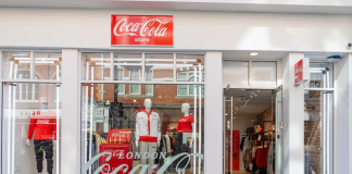 Londres recebe flagship store de moda da Coca-Cola