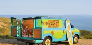 Comemoração de 20 anos de Scooby-Doo oferece uma noite na Mystery Machine