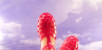 Gocase e Melissa lançam collab de acessórios personalizados para celular