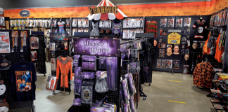 EUA: Consumidores e varejistas se preparam para o Halloween