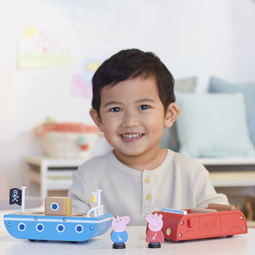 Hasbro lança linha de brinquedos de madeira sustentável de Peppa Pig - EP  GRUPO