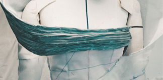 Água evian faz parceria com a Balmain para garrafa de edição limitada e vestido de alta costura