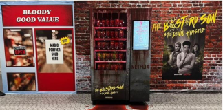 Máquina vende ‘corações humanos comestíveis’ na Comic-Con de Londres para promover novo programa da Netflix