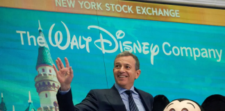 Bob Iger retorna como CEO da Disney e ações disparam