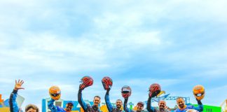 Hot Wheels Epic Show, do Beto Carrero, comemora duas mil apresentações e presenteia os pilotos com novos capacetes irados