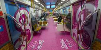 Trem da Barbie invade linha amarela do metrô em São Paulo