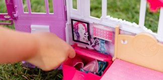 Lançamento do filme impulsiona vendas de brinquedos da Barbie no Brasil