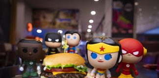 Johnny Rockets lança linha exclusiva de bonecos colecionáveis da Liga da Justiça