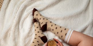 Collab NESCAFÉ® Dolce Gusto® e LUPO: coleção de meias com estampas relacionadas ao universo do café