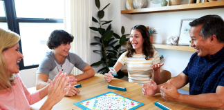 Scrabble lança novo tabuleiro 2 em 1