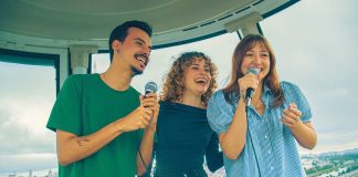 Cabineokê é a nova atração da Roda Rico