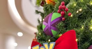 Natal Toy Story chega no Tietê Plaza Shopping com ambientes interativos e encontros com personagens