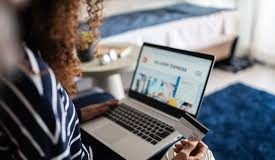 Comércio eletrônico deve faturar R$ 23,33 bilhões no Natal de 2024