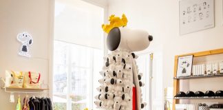 Snoopy, o ícone da moda, é celebrado em exposição em Paris