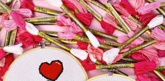 Círculo amplia linha de produtos licenciados da Hello Kitty com kits para bordar