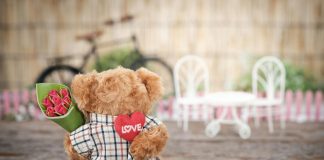 Dia dos Namorados movimenta o varejo com perfumes de sucesso e pelúcias em alta