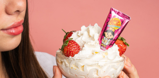 Johnny Rockets lança hidratantes labiais inspirados em seus milkshakes clássicos