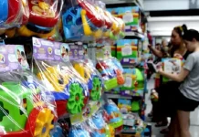 Dados do Carrefour mostram avanço das vendas online e preferência por brinquedos analógicos no Dia das Crianças
