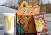 Cartas de Pokémon chegam ao McLanche Feliz e reacendem a memória afetiva de diferentes gerações