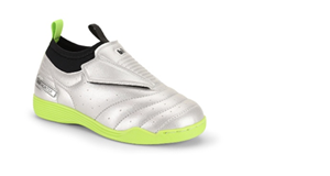 Bibi lança linha de chuteiras infantis e mira Copa do Mundo de 2026