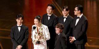 Ejae, de Caçadores de Guerreiras do KPop, se emociona ao vencer o Oscar de Melhor Canção