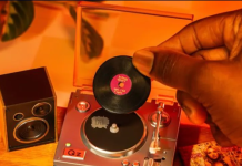 Miniverse da MGA Apresenta Mini Toca-Discos e Discos de Vinil Reais e Tocáveis