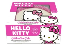 Bolo comemorativo Hello Kitty chega às lojas Tesco em todo o Reino Unido.