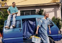 Levi’s e Piet lançam collab inspirada no futebol e nos anos 90 Este é um trecho original publicado em Exame.com. Leia a matéria completa em https://exame.com/casual/levis-e-piet-lancam-collab-inspirada-no-futebol-e-nos-anos-90/?utm_source=copiaecola&utm_medium=compartilhamento