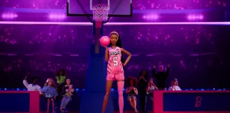 Barbie lança boneca Angel Reese com tênis Reebok combinando