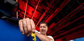 Hot Wheels escala Maluma, Supercar Blondie e Robert Lewandowski para nova campanha global