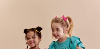 Mini Melissa e Hasbro se unem em collab inédita com Baby Alive para transformar o vestir em brincadeira