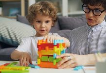 Dia das Crianças também é para adultos: brinquedos para teens e adultos crescem 50% no Brasil, aponta Circana
