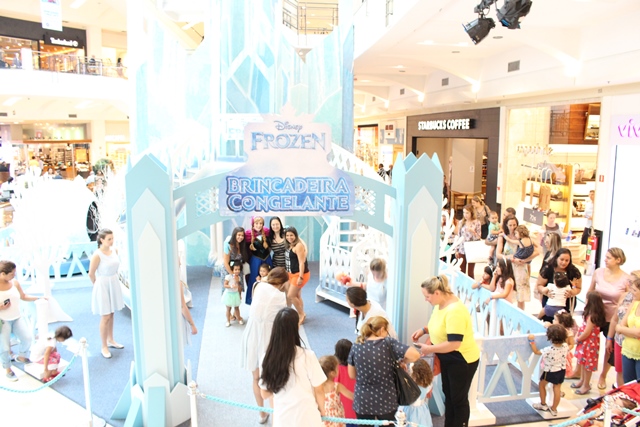 Brincadeira congelante de Frozen para toda família