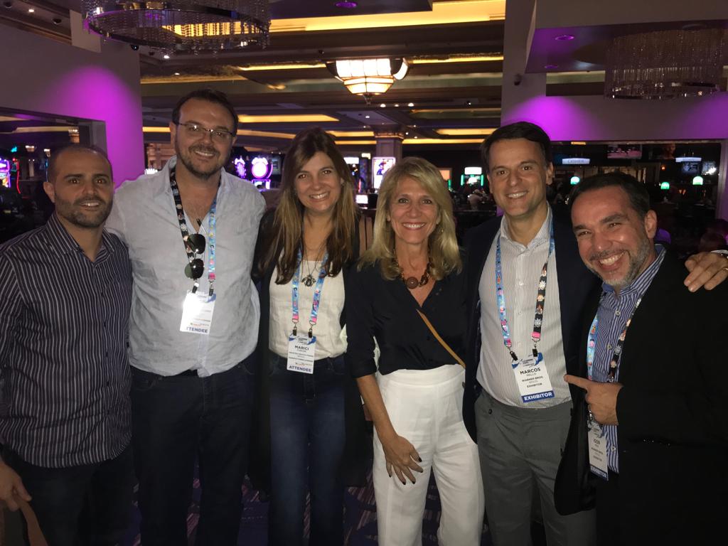 Exclusivo! Happy hour especial reúne brasileiros em Las Vegas